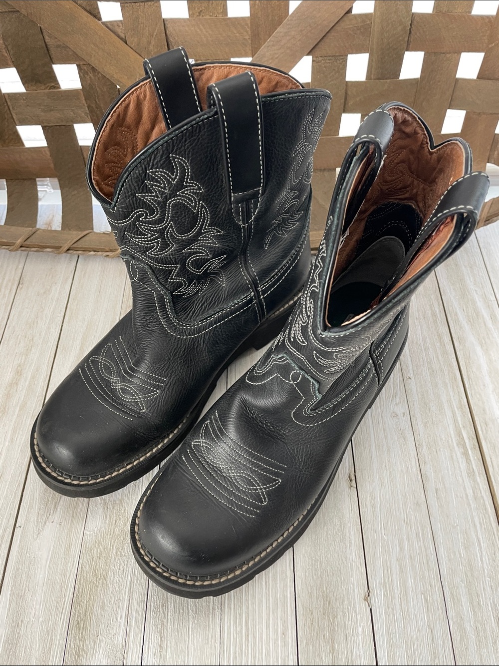Ariat Black Leather Western Pull-On Boots with White Stitching